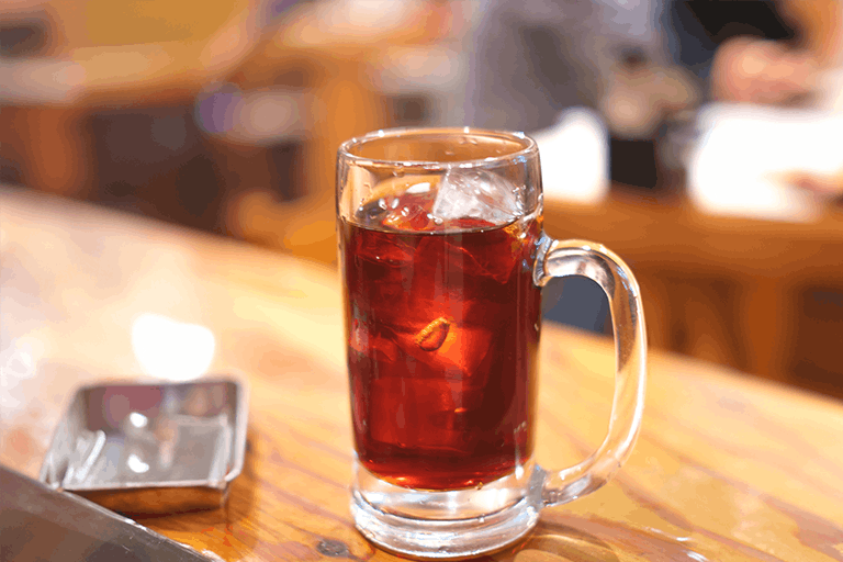 お茶の種類で影響は変わる？飲める種類と避けるべき種類